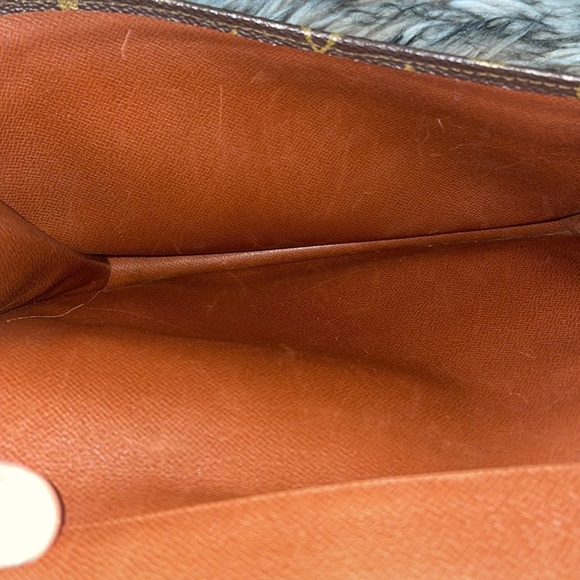 Authentic Louis Vuitton clutch - Picture 7 of 9
